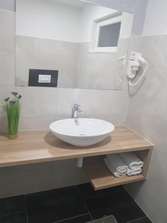 Rooms Vanteo Кореница Экстерьер фото